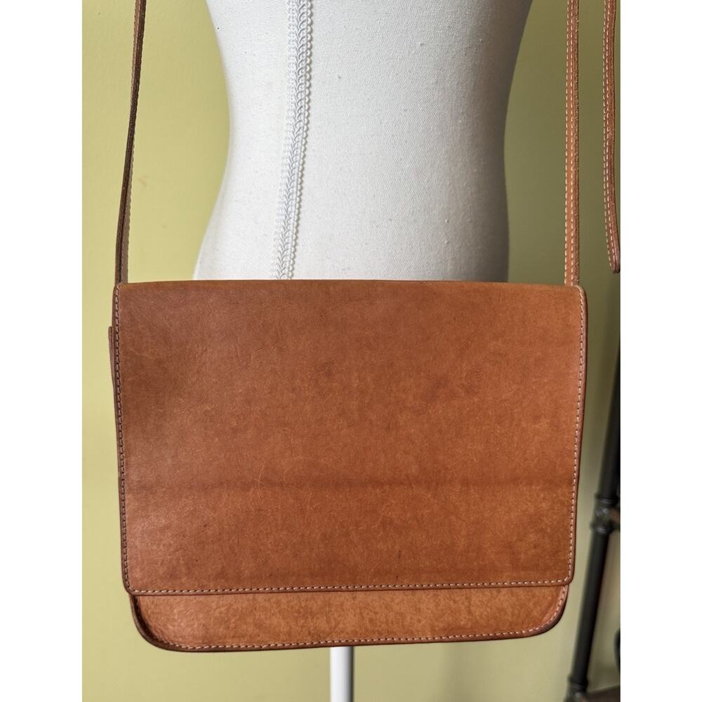 Nisolo Leather Crossbody Bag Purse Adjustable Strap Camel Beige Brown Minimalist
